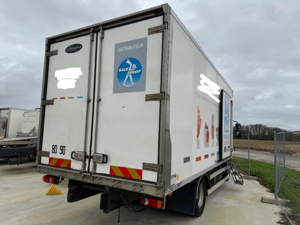 IMG_5152 CAISSE FRIGO AUBINEAU AVEC GROUPE CARRIER SUPRA 850 MT