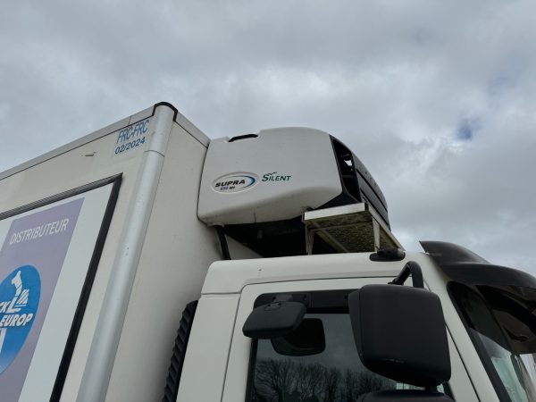 IMG_5155 CAISSE FRIGO AUBINEAU AVEC GROUPE CARRIER SUPRA 850 MT
