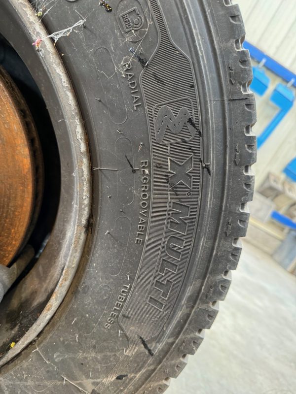 IMG_5829 PNEUS MICHELIN 245/70R19.5 X MULTI