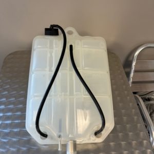 VASE D EXPENSION LIQUIDE DE REFROIDISSEMENT IVECO EURO CARGO     REF:98426670