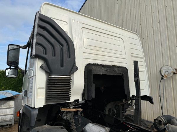 IMG_6468 CABINE VOLVO FM 2008 REF: 85103667 85154080