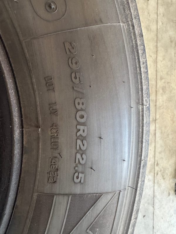 IMG_7011 PNEUS 295.80R22.5 BRIDGESTONE DURAVIS R-SYEER 002