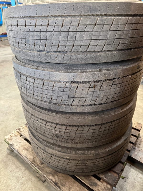 IMG_7012 PNEUS 295.80R22.5 BRIDGESTONE DURAVIS R-SYEER 002