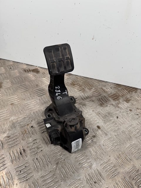 PEDALE D ACCELERATEUR RENAULT T   7484541219