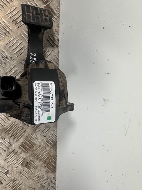 PEDALE D ACCELERATEUR RENAULT T   7484541219