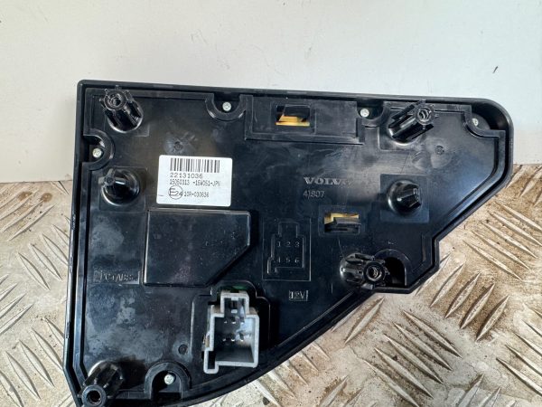 IMG_7659 COMMANDE RADIO TELEPHONE VOLVO FM-FH 22131036