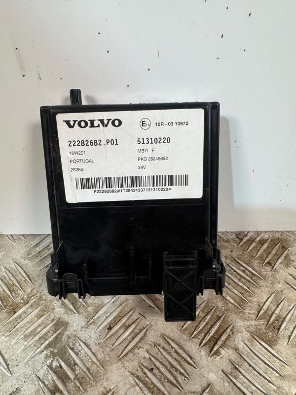 BOITIER ECU     VOLVO        ref:22282682-P01