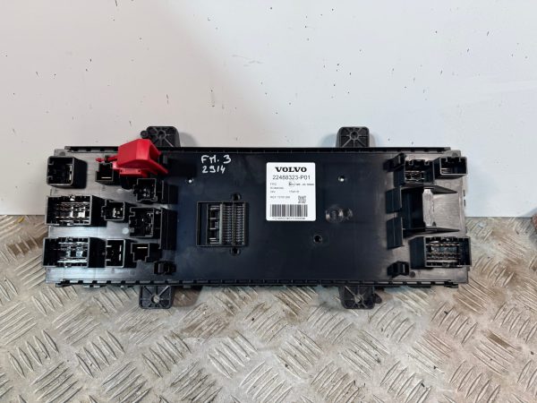 IMG_7693 PLATINE A FUSIBLE VOLVO FH-FM RENAULT T ref 22488323