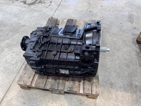 IMG_8225 BOITE AUTO ZF MIDLUM 6AS1000TO 7421117210 RECONDITIONNER