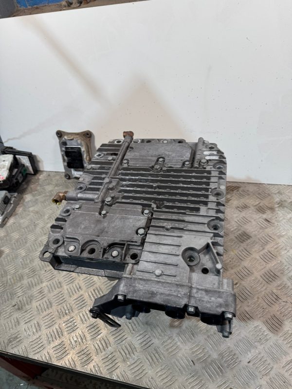 IMG_8226 COUVERCLE-MODULE DE BOITE AUTOMATIQUE AT 2412 D RENAULT-VOLVO 21484416 WABCO 4213650120