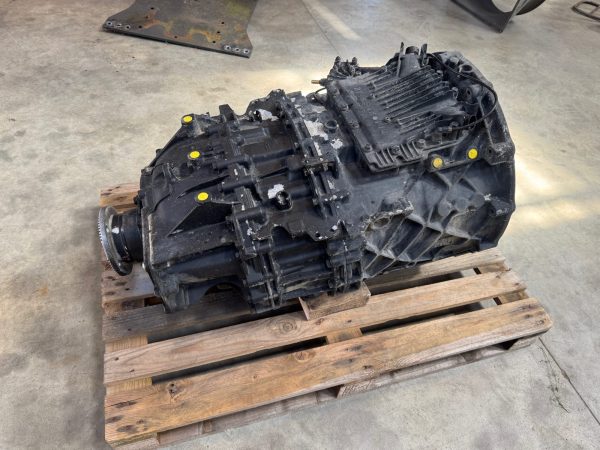 IMG_9814 BOITE ZF MAN 12 AS2130TD 81.32004-6085