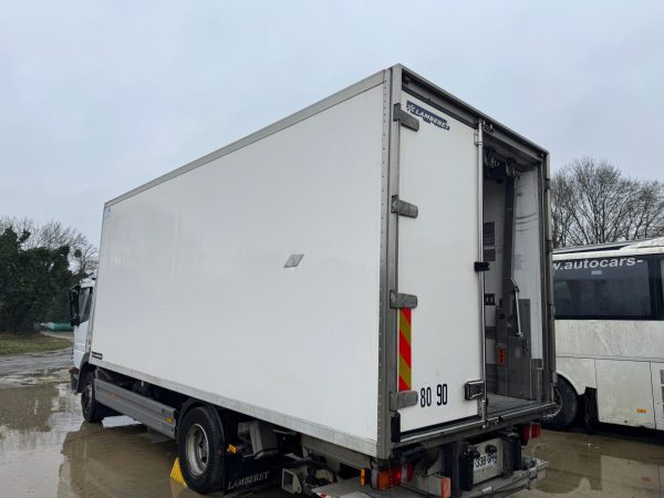IMG_8506 CAISSE FRIGO LAMBERET PORTE VIANDE GROUPE FRIGO CARRIER SUPRA750