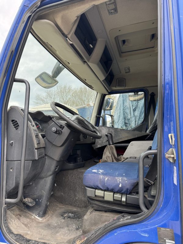 CABINE PREMIUM 320 DXI-7  BOITE MECA