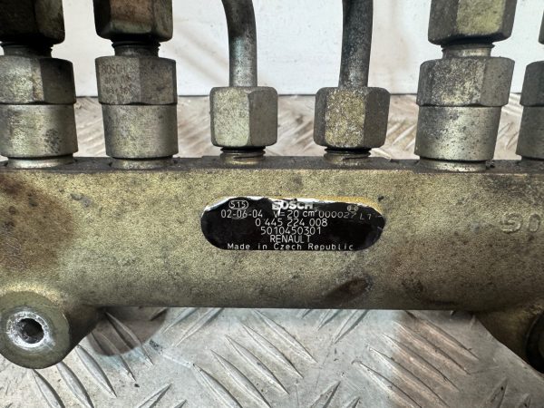 IMG_9157 RAMPE DE CARBURANT MIDLUM DCI 4 BOSCH 0445224008 RENAULT 5010450301