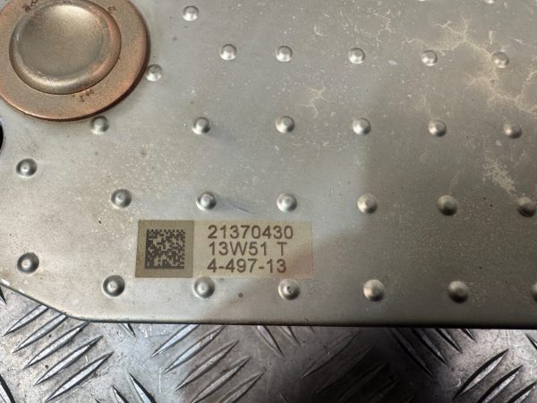 IMG_9161 RADIATEUR D HUILE MOTEUR RENAULT T DTI 13 VOLVO D13K 21370430