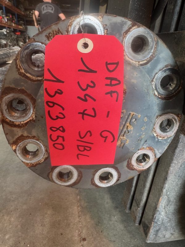 ARBRE DE ROUES DAF 85-95-105-106            GAUCHE  1363850             DROIT AVEC BLOCAGE  1363851