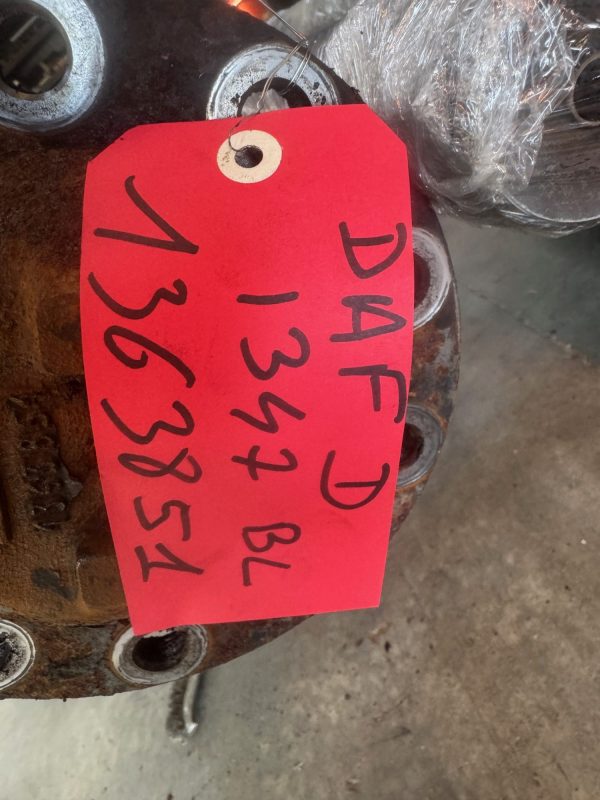 ARBRE DE ROUES DAF 85-95-105-106            GAUCHE  1363850             DROIT AVEC BLOCAGE  1363851