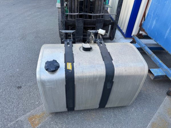 RESERVOIR GAZOLE RENAULT  VOLVO            450 LITRES      LONGUEUR 1M